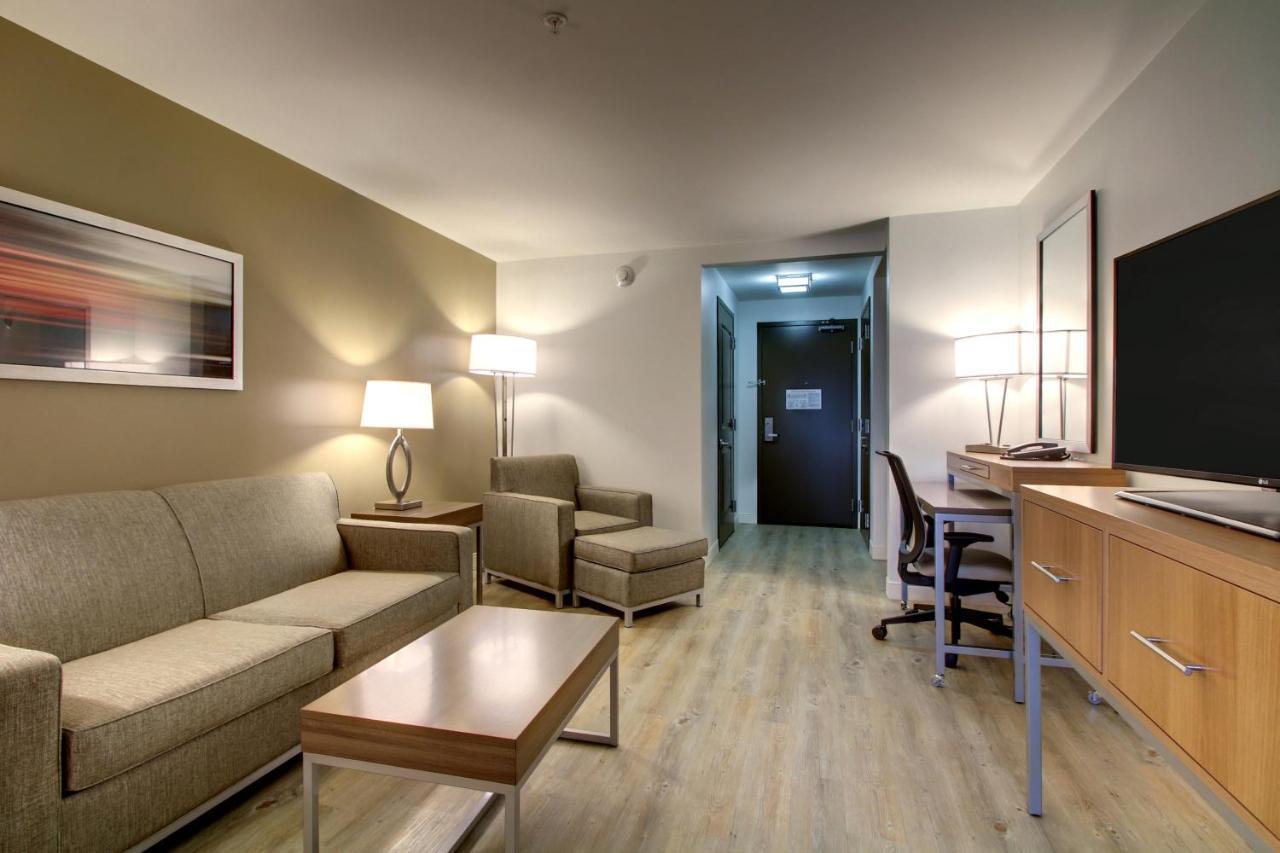 Holiday Inn & Suites Peoria At Grand Prairie By Ihg Exterior foto